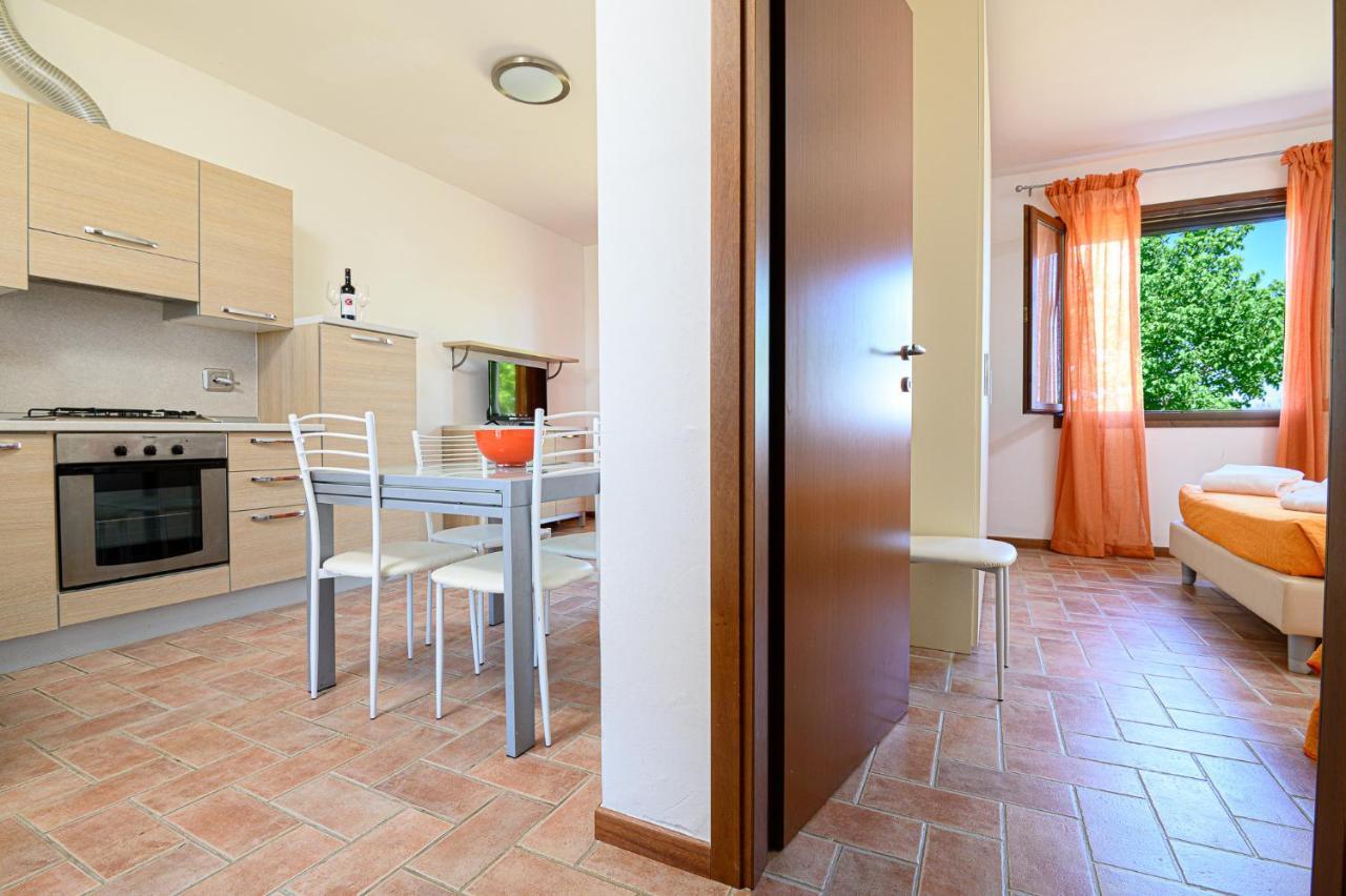 Aparthotel Residenza Principina Principina Terra Exterior foto